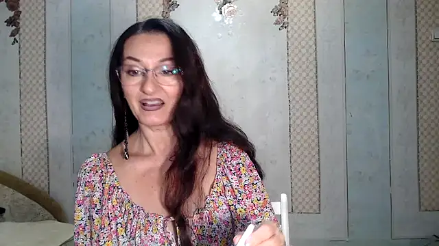 Snapshot of Antralyn chatting on 1, 11, 2025 Antralyn online show from 1, 11, 2025