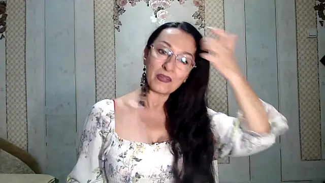 Snapshot of Antralyn chatting on 7, 11, 2025 Antralyn online show from 7, 11, 2025
