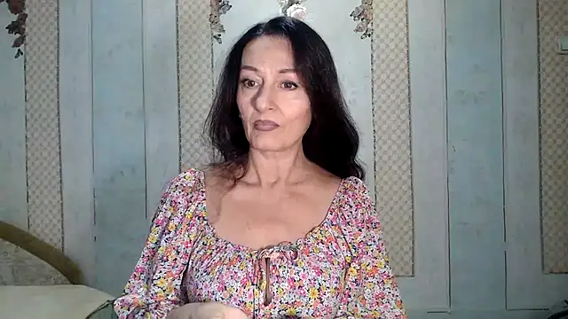 Snapshot of Antralyn chatting on 23, 10, 2025 Antralyn online show from 23, 10, 2025