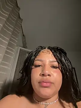 Snapshot of IamSashaLuv chatting on 3, 5, 2026 IamSashaLuv online show from 3, 5, 2026