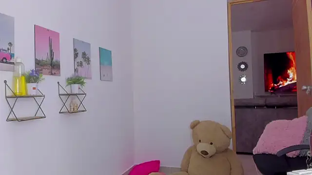 Snapshot of Emma_lean chatting on 25, 11, 2025 Emma lean online show from 25, 11, 2025