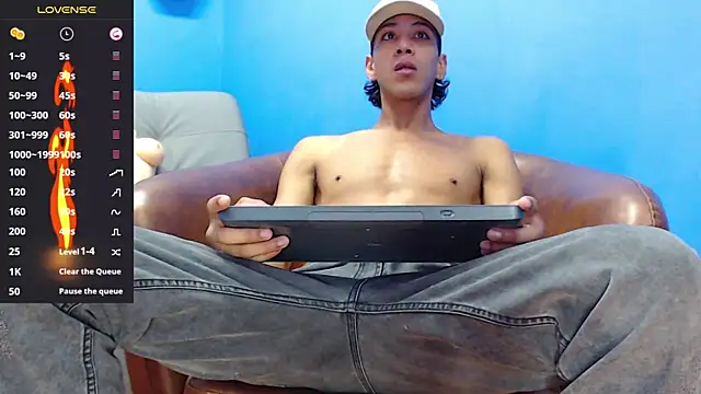 Snapshot of Robert_Kingg chatting on 17, 10, 2025 Robert Kingg online show from 17, 10, 2025