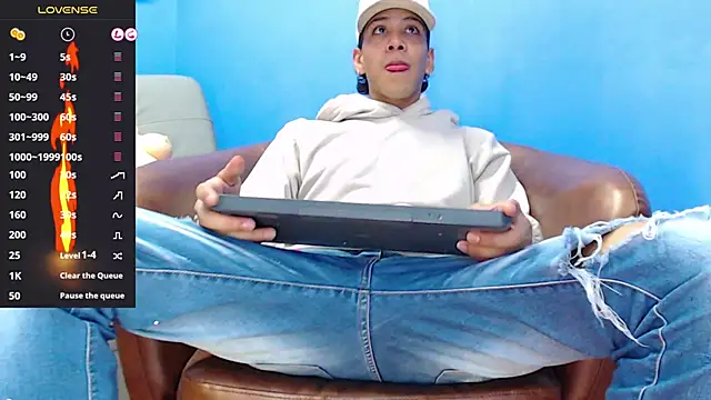 Snapshot of Robert_Kingg chatting on 27, 10, 2025 Robert Kingg online show from 27, 10, 2025