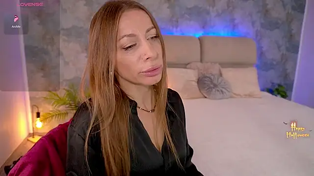 MirandaHobbs online show from 3, 11, 2025