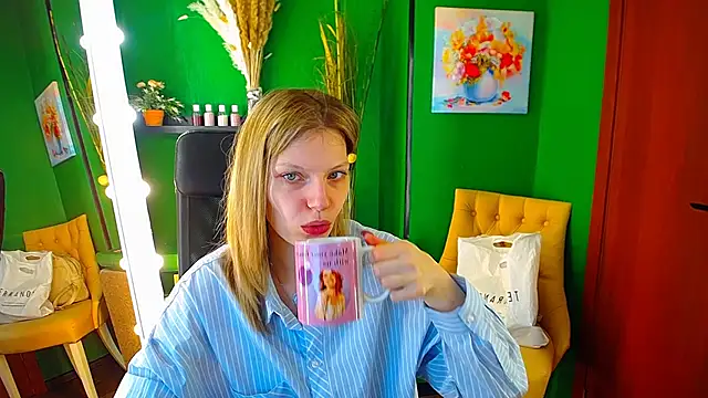 Snapshot of MaryHiggins chatting on 22, 2, 2025 MaryHiggins online show from 22, 2, 2025