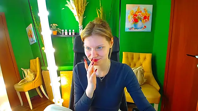 Snapshot of MaryHiggins chatting on 1, 3, 2025 MaryHiggins online show from 1, 3, 2025