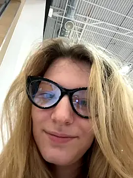 MaryHiggins online show from 6, 11, 2025