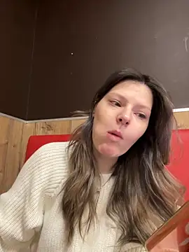 MaryHiggins online show from 28, 11, 2025