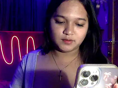 Snapshot of EmpressYna chatting on 19, 10, 2025 EmpressYna online show from 19, 10, 2025