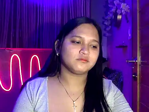 Snapshot of EmpressYna chatting on 18, 10, 2025 EmpressYna online show from 18, 10, 2025