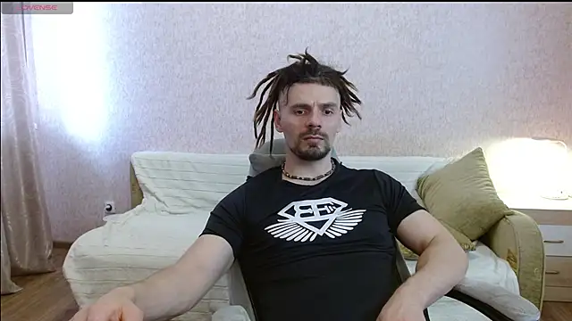 Snapshot of Aestheticguy101 chatting on 14, 5, 2026 Aestheticguy101 online show from 14, 5, 2026