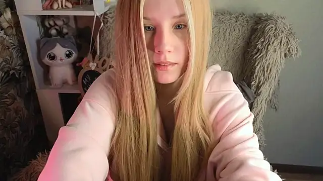 Snapshot of sarakaell chatting on 13, 5, 2026 sarakaell online show from 13, 5, 2026