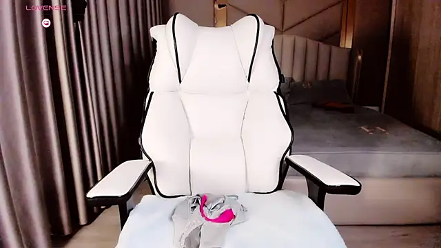 Snapshot of Girl__Funny chatting on 16, 10, 2025 Girl Funny online show from 16, 10, 2025