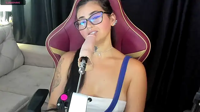 LauraColour online show from 5, 2, 2026