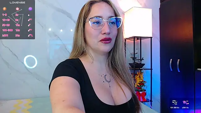 hotpawgmilf online show from 7, 2, 2026