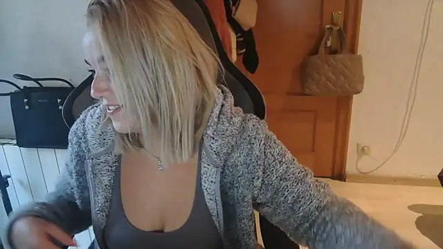 Snapshot of bekka__ chatting on 24, 10, 2025 bekka online show from 24, 10, 2025