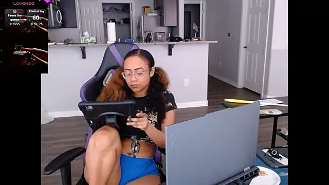 Snapshot of RylHoneyy chatting on 19, 7, 2026 RylHoneyy online show from 19, 7, 2026