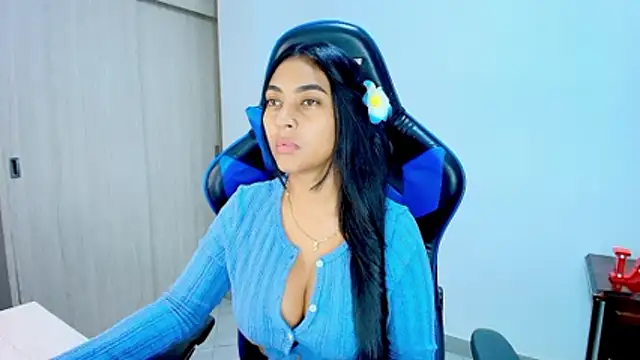 sophiax-x online show from 18, 12, 2025