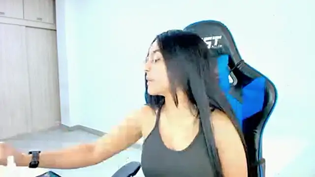 sophiax-x online show from 25, 2, 2026