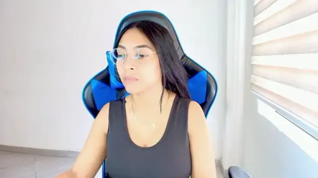 sophiax-x online show from 20, 4, 2026