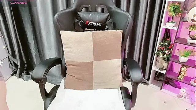 Yuki-yio online show from 8, 2, 2026