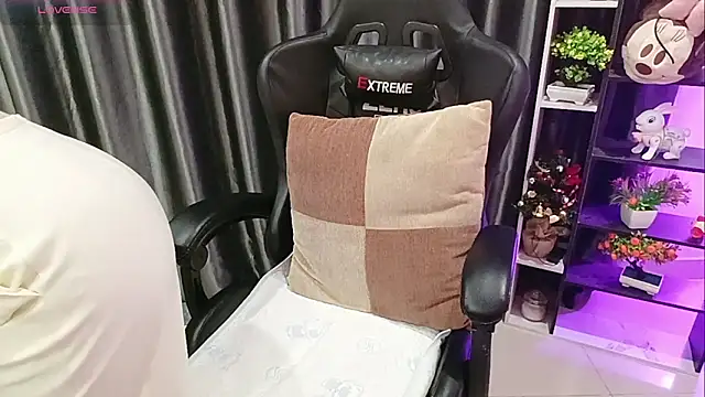 Yuki-yio online show from 21, 3, 2026