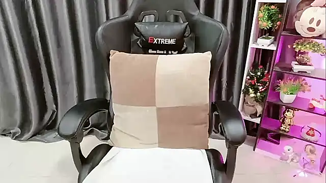 Yuki-yio online show from 27, 2, 2026