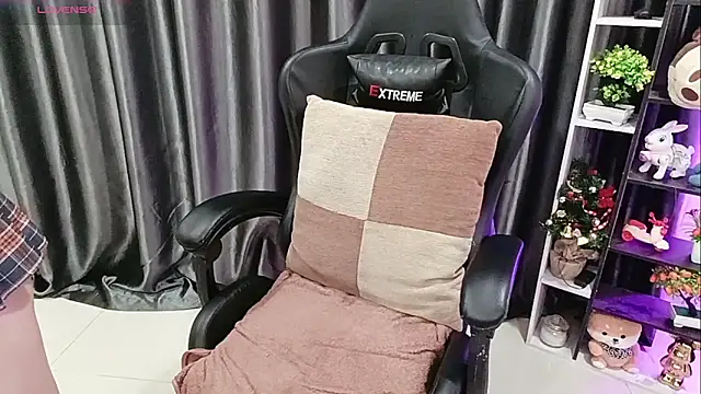 Yuki-yio online show from 14, 4, 2026