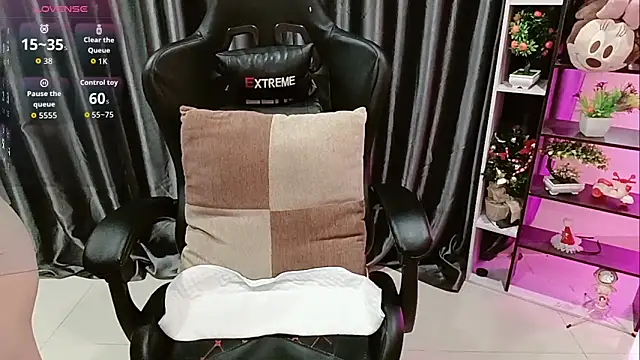 Yuki-yio online show from 21, 12, 2025