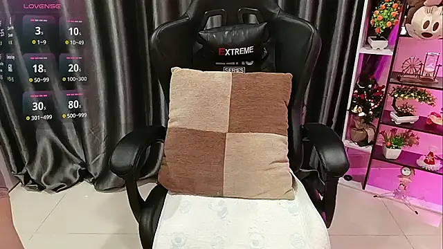 Snapshot of Yuki-yio chatting on 20, 11, 2025 Yuki-yio online show from 20, 11, 2025