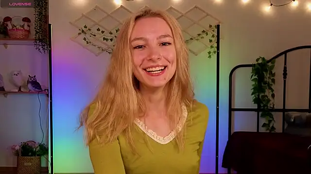 Snapshot of berrry_girl chatting on 29, 5, 2026 berrry girl online show from 29, 5, 2026