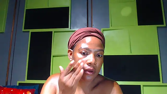 SexyAssDivaxxx online show from 28, 2, 2025