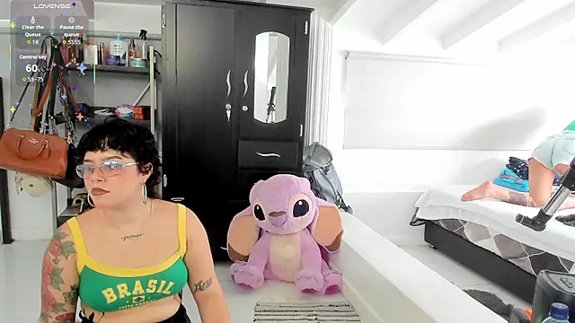 Snapshot of Amy_art chatting on 24, 4, 2026 Amy art online show from 24, 4, 2026