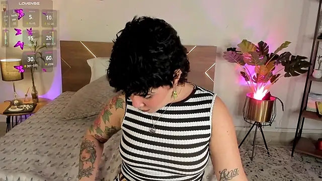 Amy art online show from 16, 4, 2026