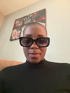 Snapshot of HoneyDripHer chatting on 6, 10, 2025 HoneyDripHer online show from 6, 10, 2025