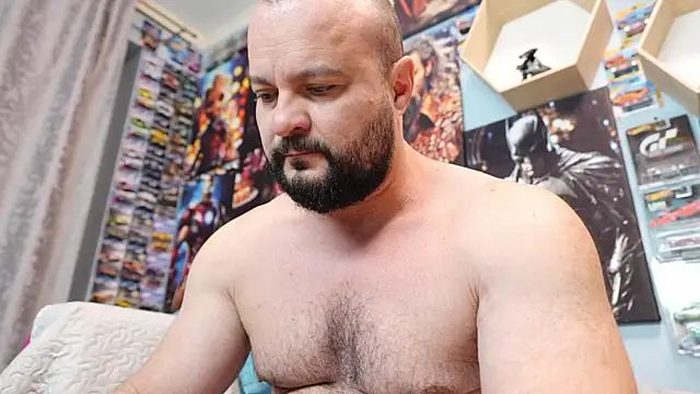 Muscle Bear online show from 20, 12, 2025