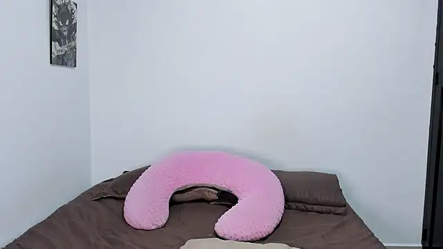 Abby Saenz01 online show from 5, 11, 2025