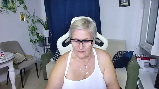 Selenna57 online show from 20, 4, 2026