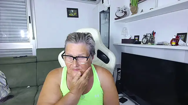 Snapshot of Selenna57 chatting on 18, 6, 2026 Selenna57 online show from 18, 6, 2026