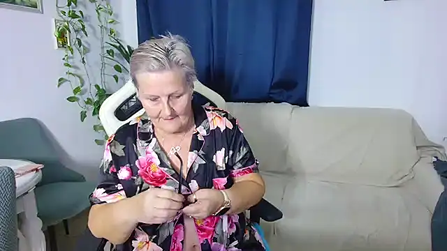 Snapshot of Selenna57 chatting on 26, 11, 2025 Selenna57 online show from 26, 11, 2025