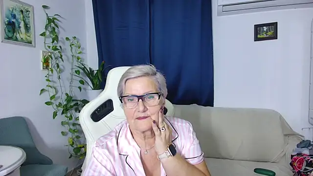 Snapshot of Selenna57 chatting on 27, 11, 2025 Selenna57 online show from 27, 11, 2025