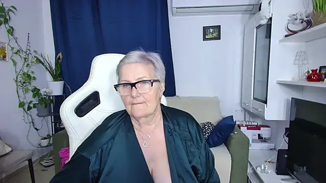 Selenna57 online show from 18, 4, 2026