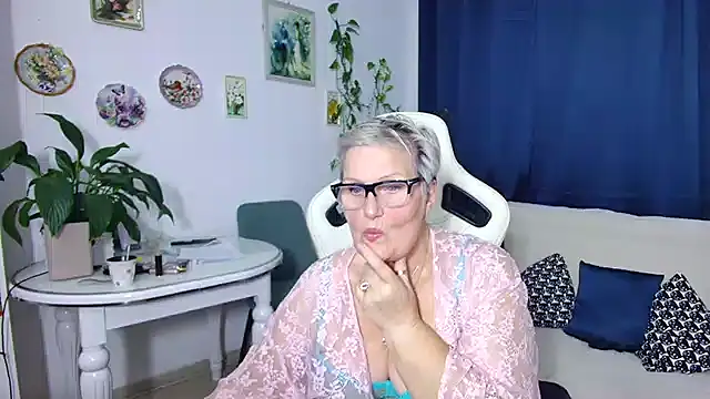 Snapshot of Selenna57 chatting on 20, 12, 2025 Selenna57 online show from 20, 12, 2025