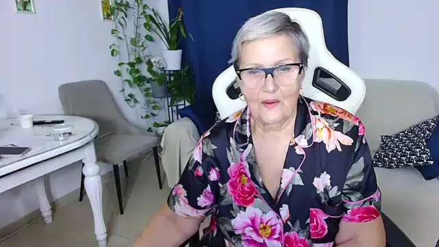 Snapshot of Selenna57 chatting on 10, 2, 2026 Selenna57 online show from 10, 2, 2026