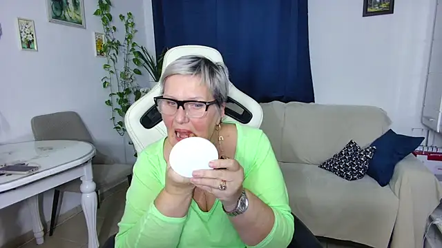 Snapshot of Selenna57 chatting on 12, 2, 2026 Selenna57 online show from 12, 2, 2026