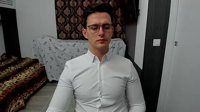 sexxymuscles4u online show from 11, 3, 2025