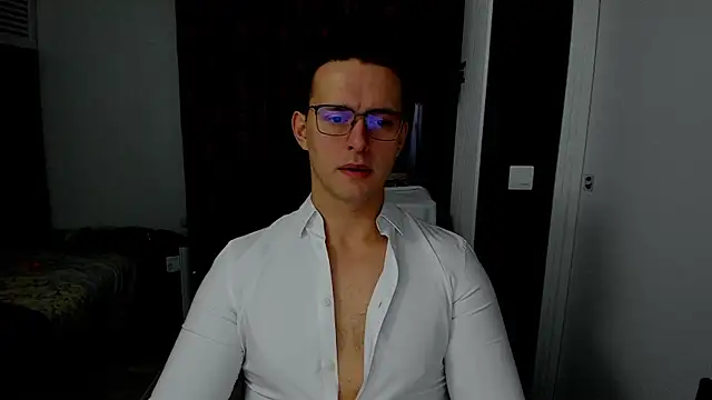 sexxymuscles4u online show from 18, 11, 2025