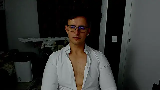 sexxymuscles4u online show from 6, 11, 2025