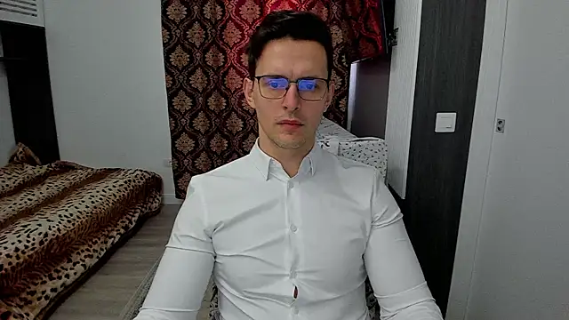 sexxymuscles4u online show from 12, 3, 2025