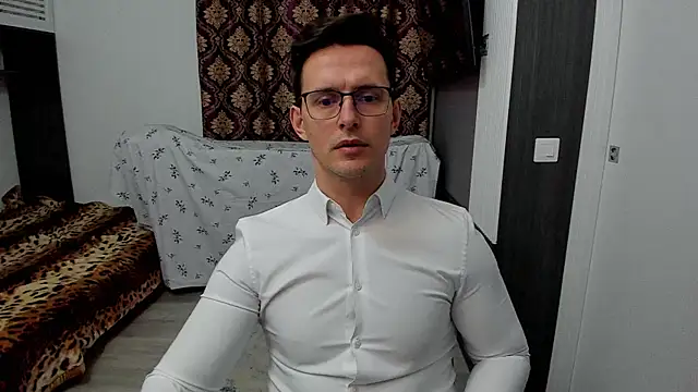sexxymuscles4u online show from 11, 3, 2025